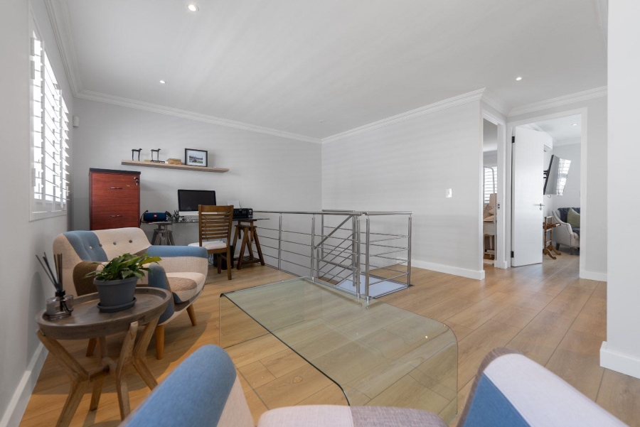 4 Bedroom Property for Sale in Sea Point Western Cape